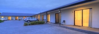 red earth motel