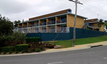 Tannum On The Beach Motel,Gladstone>>Boyne Island,3 star