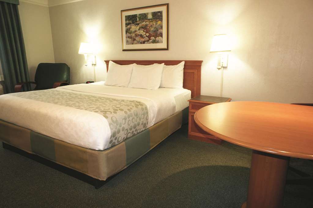 la quinta inn by wyndham columbus airport area