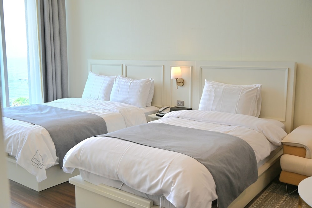 rich hotel