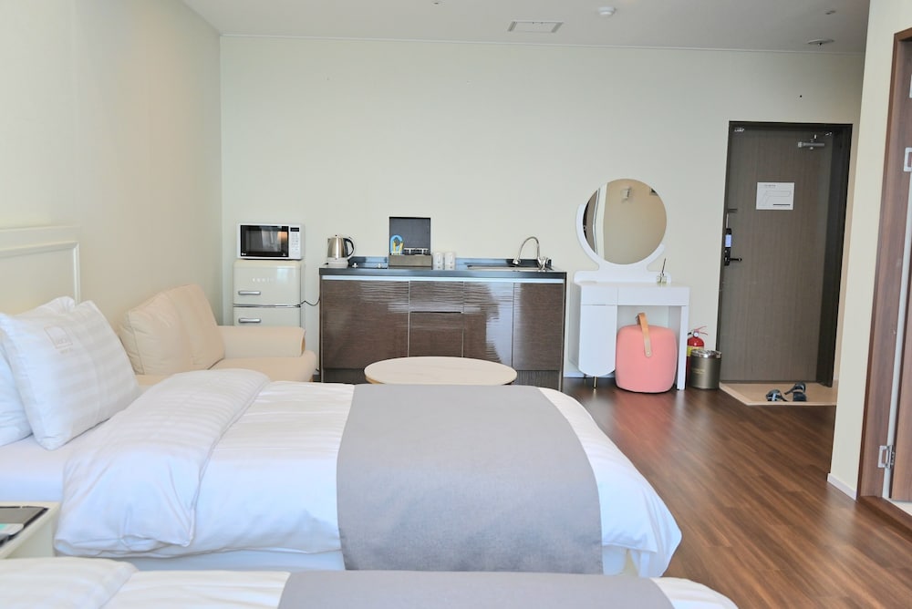 rich hotel