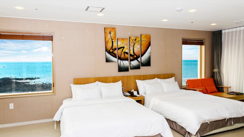 rich hotel