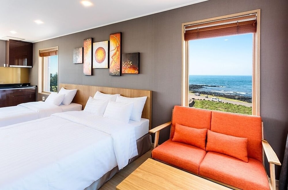 rich hotel