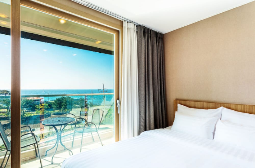 rich hotel