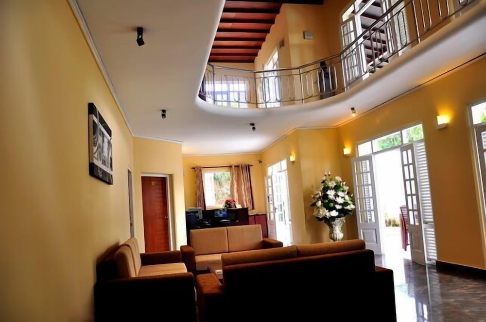 grand 7 hotel thalawathugoda