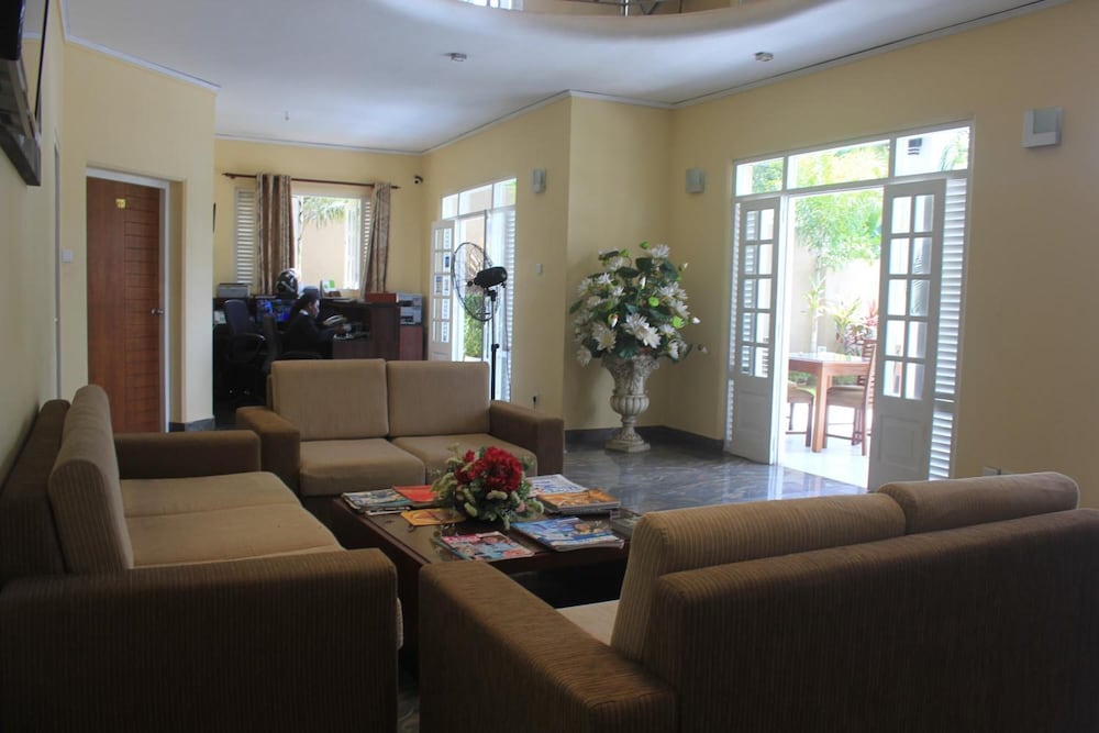 grand 7 hotel thalawathugoda