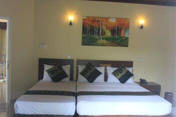 grand 7 hotel thalawathugoda