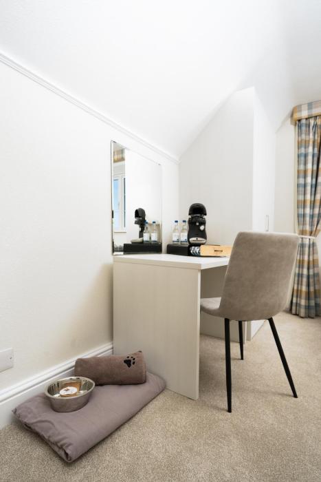 the lands end hotel