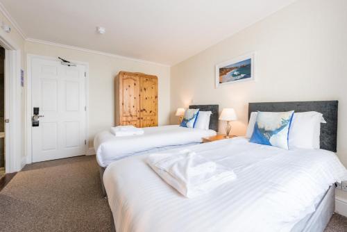the lands end hotel
