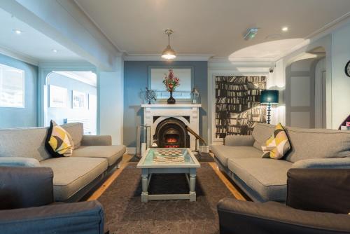 the lands end hotel