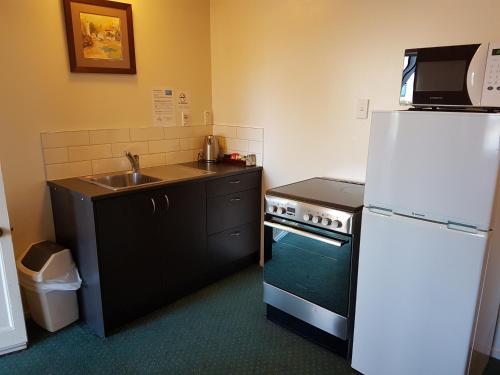 lakeview colonial motel