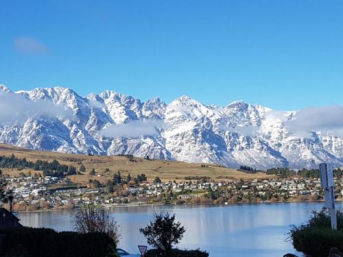 lakeview colonial motel