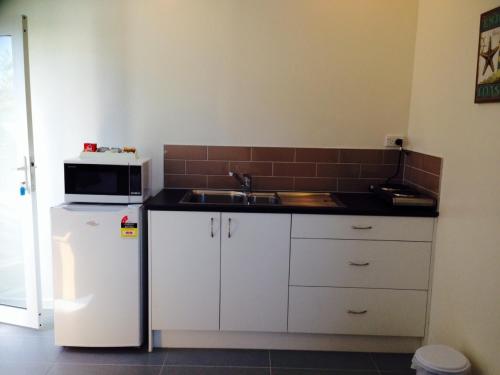 lakeview colonial motel