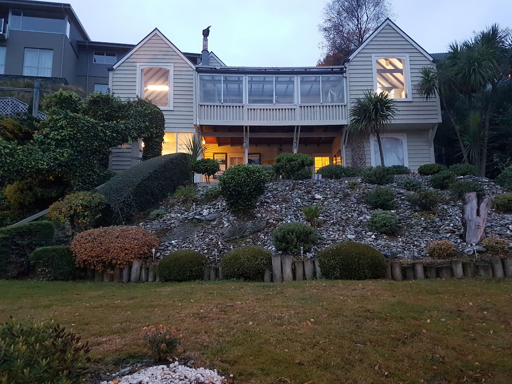 lakeview colonial motel