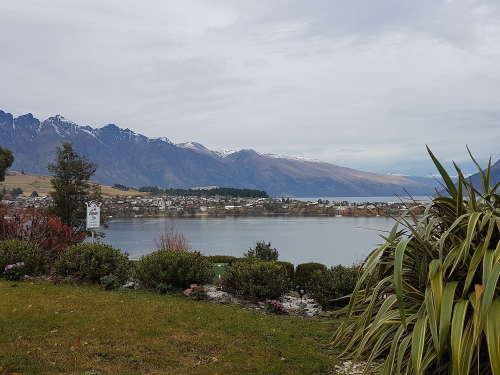 lakeview colonial motel