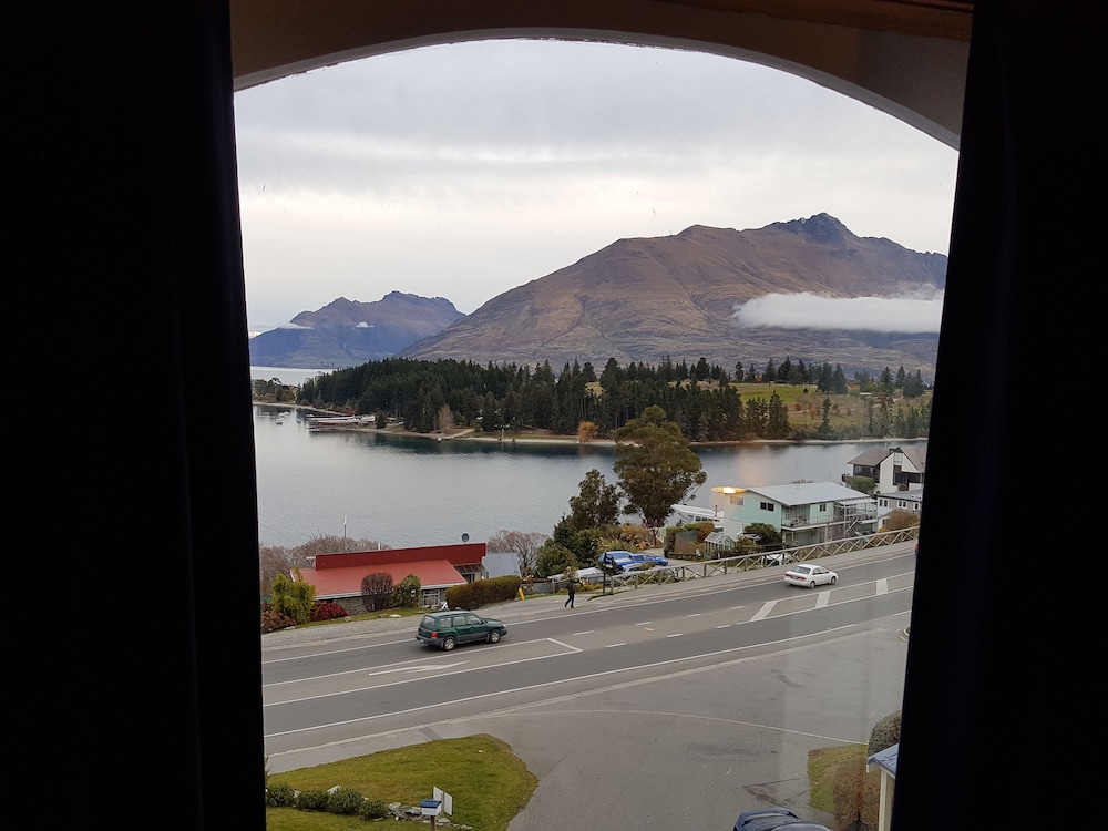 lakeview colonial motel