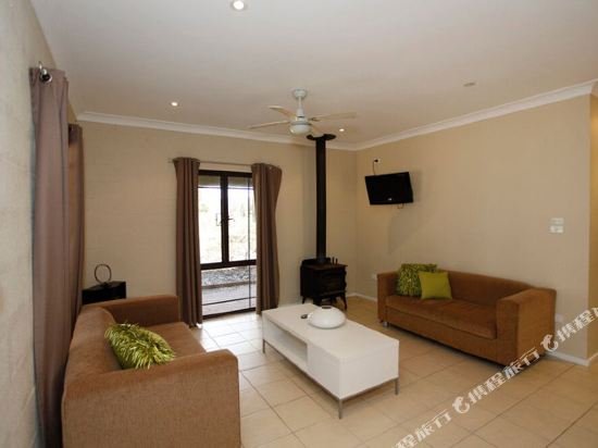 Hunter Valley Retreat,Caves Beach>>Bellbird,4 star