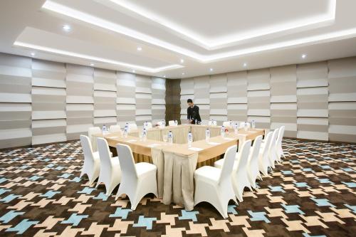hotel santika kelapa gading
