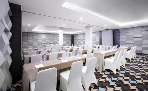 hotel santika kelapa gading