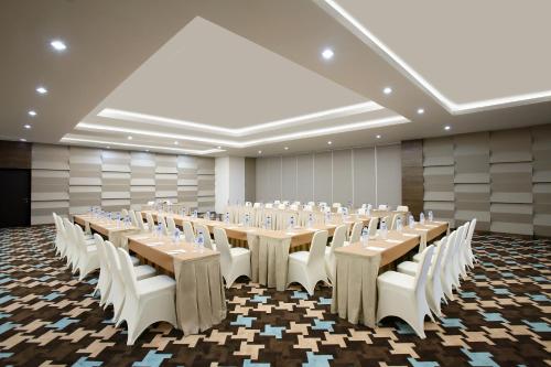 hotel santika kelapa gading