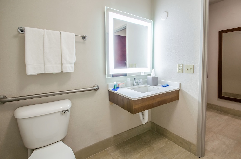holiday inn express and suites olathe south by ihg