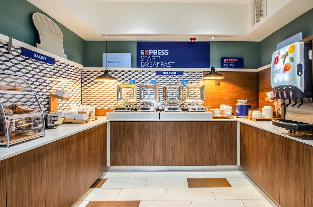 holiday inn express and suites olathe south by ihg