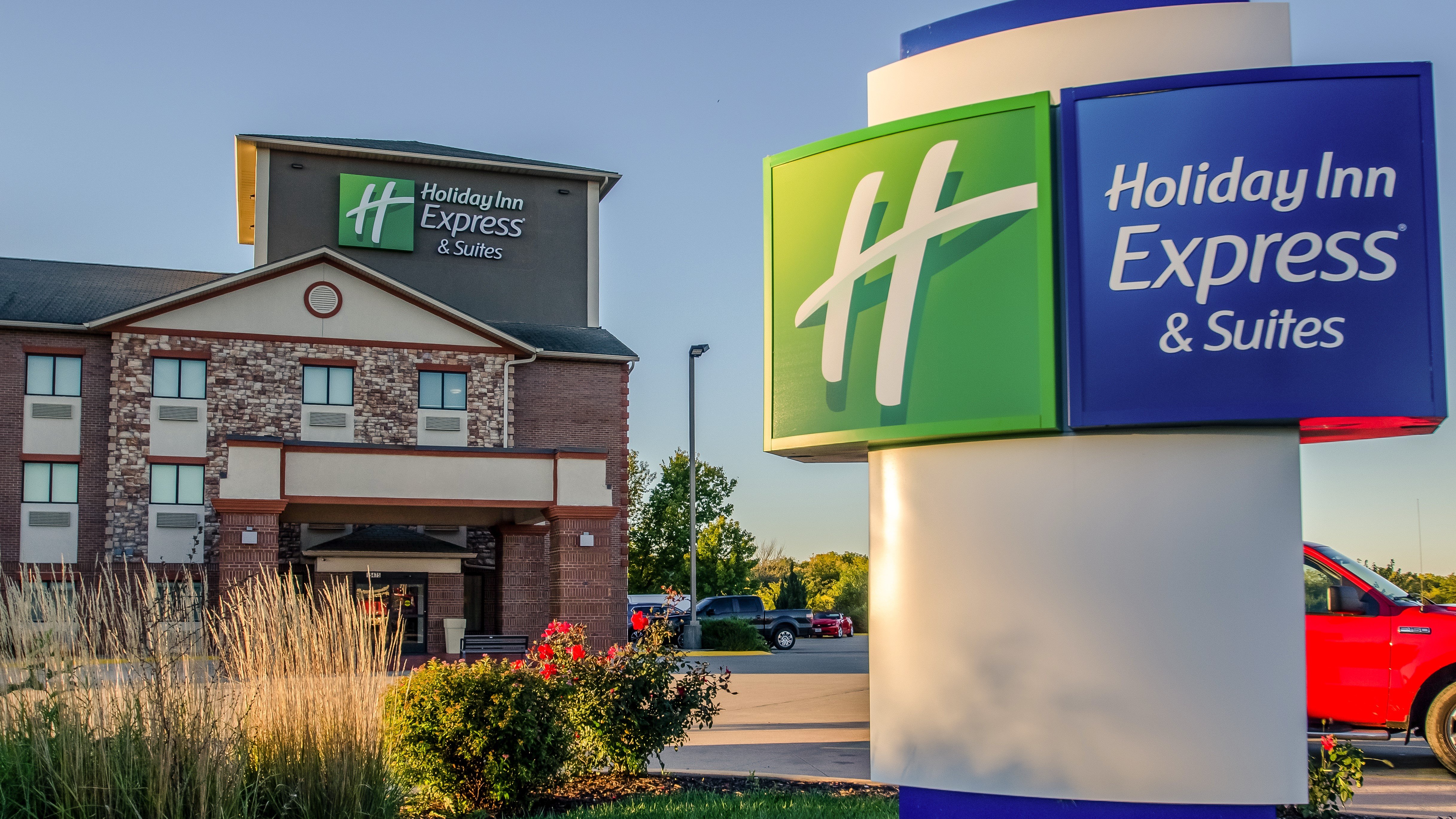 holiday inn express and suites olathe south by ihg