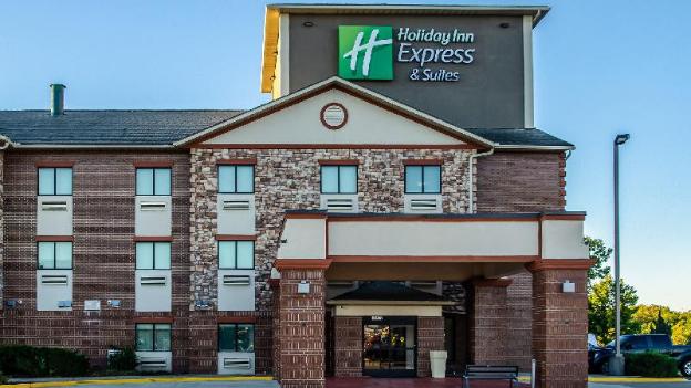 holiday inn express and suites olathe south by ihg