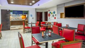holiday inn express and suites olathe south by ihg