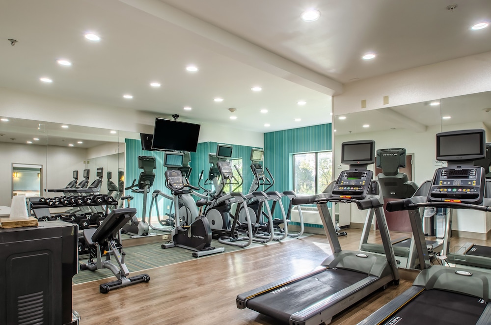 holiday inn express and suites olathe south by ihg