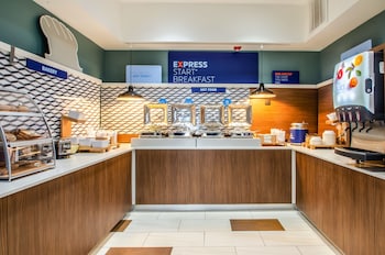 holiday inn express and suites olathe south by ihg