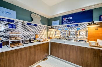 holiday inn express and suites olathe south by ihg