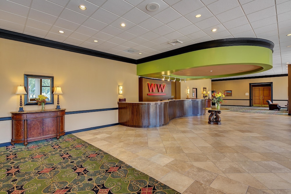 Historic Whispering Woods Hotel & Conference Center,Desoto County>>Bartlett,3 star