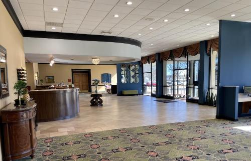 historic whispering woods hotel and conference center