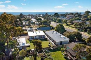 beach holiday apartments