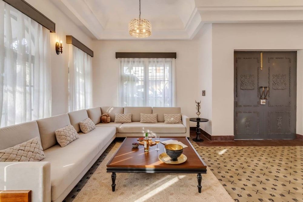 lux 3br villa in siolim 4km to beach wadi house