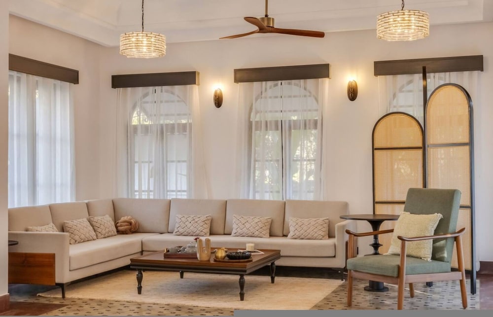 lux 3br villa in siolim 4km to beach wadi house