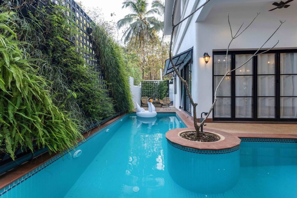 lux 3br villa in siolim 4km to beach wadi house