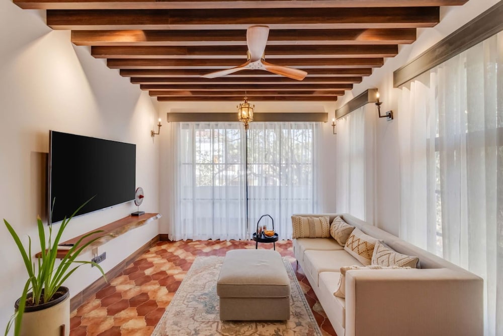 lux 3br villa in siolim 4km to beach wadi house