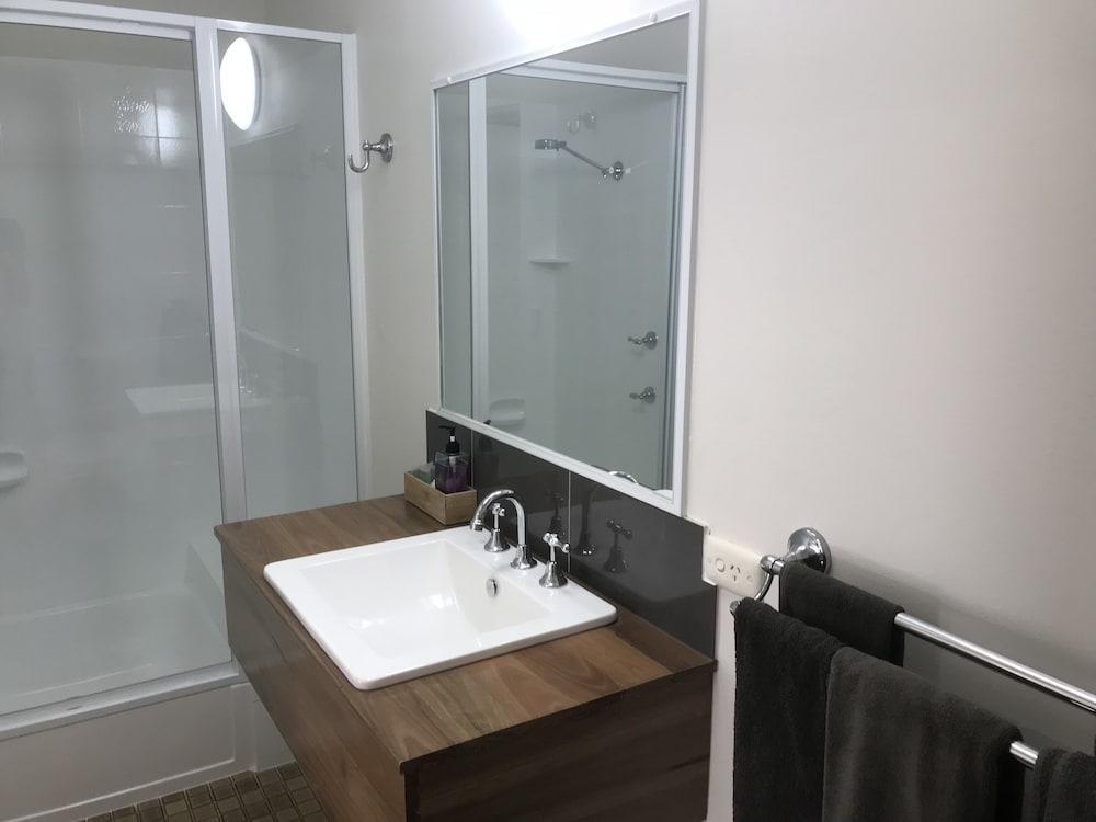 cooks endeavour motor inn