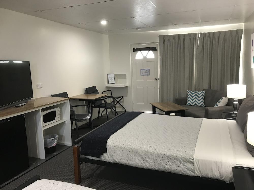 cooks endeavour motor inn