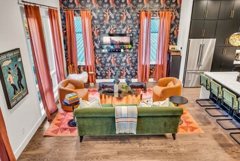 disco lounge double rooftop hot tub nashville