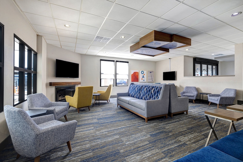 holiday inn express and suites central omaha by ihg