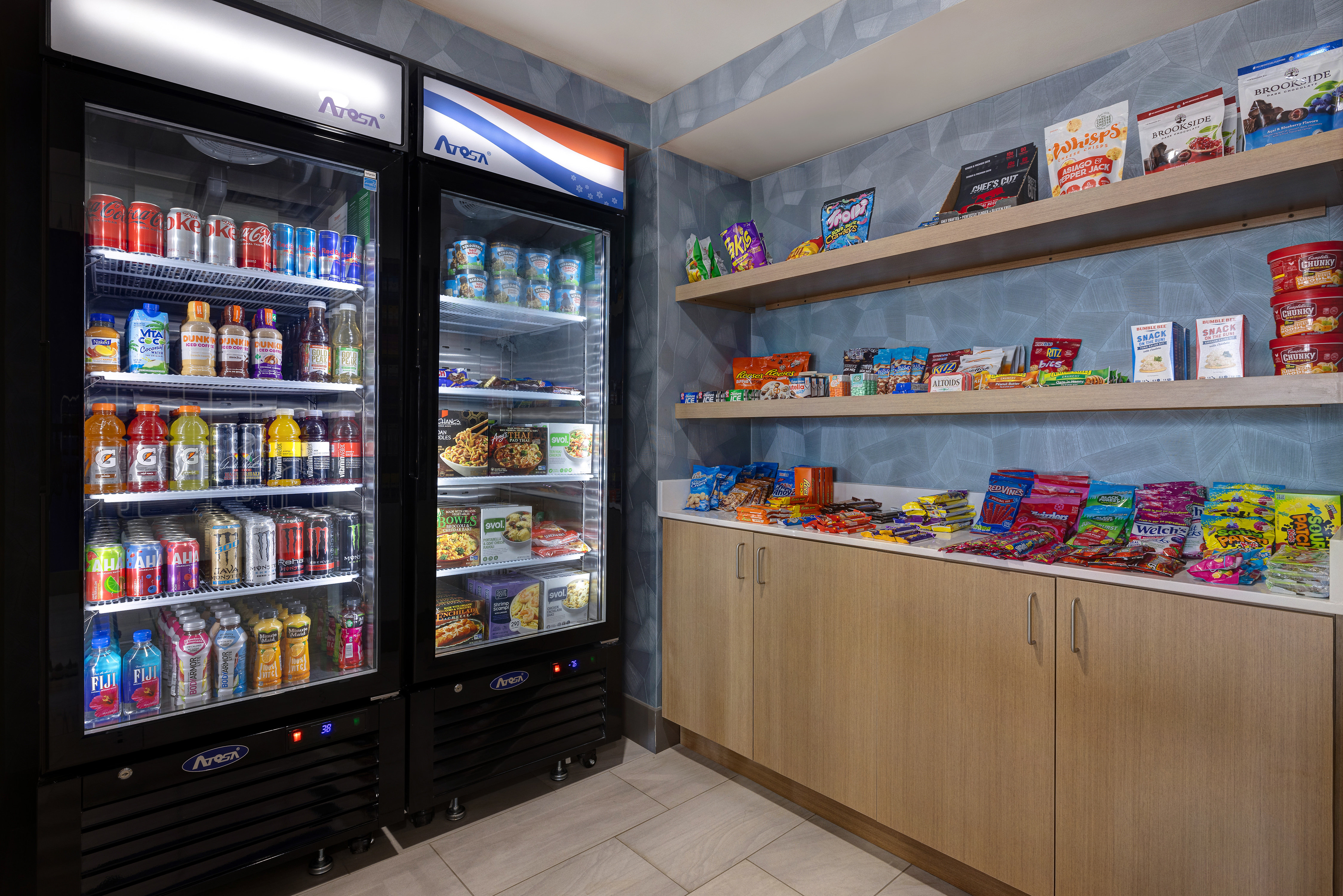 holiday inn express and suites central omaha by ihg