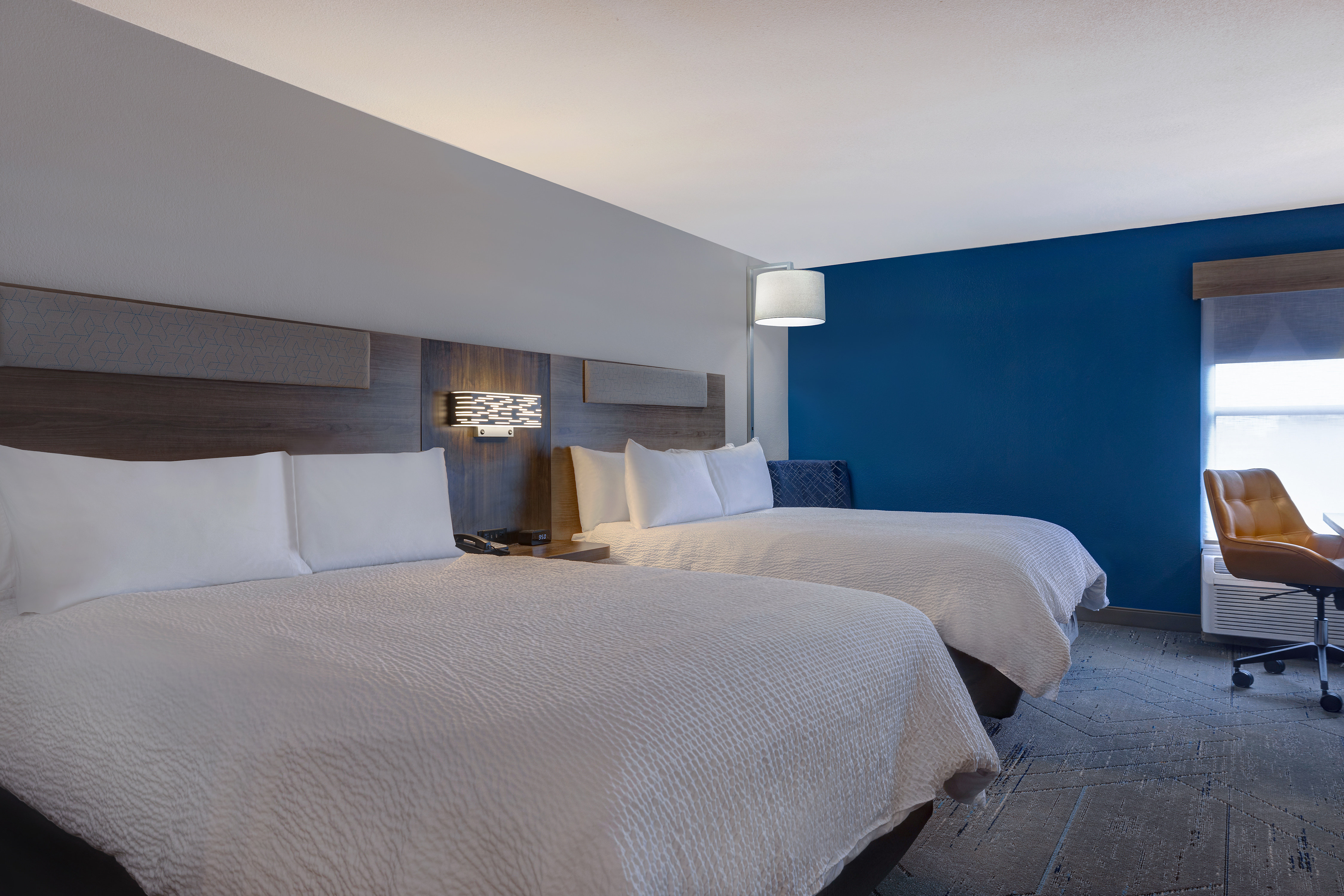 holiday inn express and suites central omaha by ihg