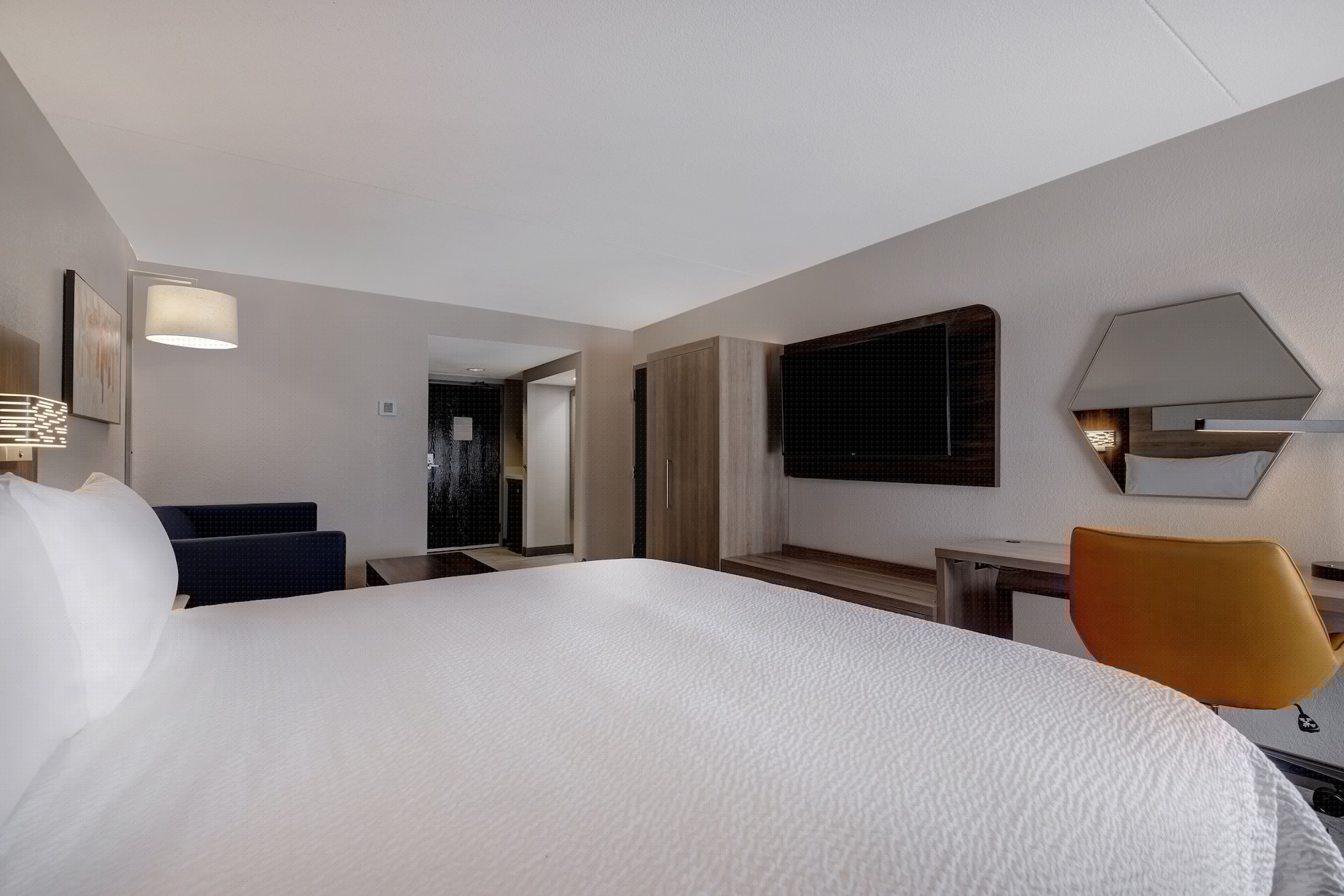 holiday inn express and suites central omaha by ihg