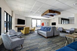 holiday inn express and suites central omaha by ihg