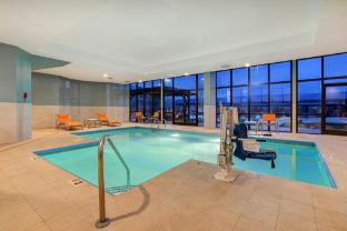 holiday inn express and suites central omaha by ihg