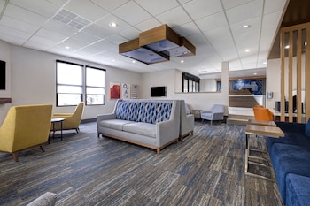 holiday inn express and suites central omaha by ihg