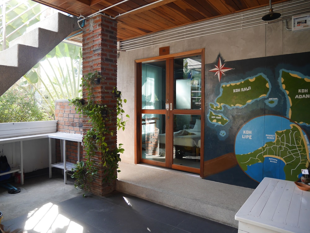 the noi guesthouse koh lipe